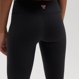 Tna leggings … yoga pants size xs